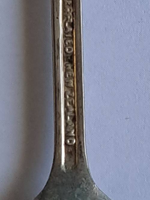 Vintage souvenir spoon -Blank plaque -  Flower indent -  Perfection silver plated - New Zealand