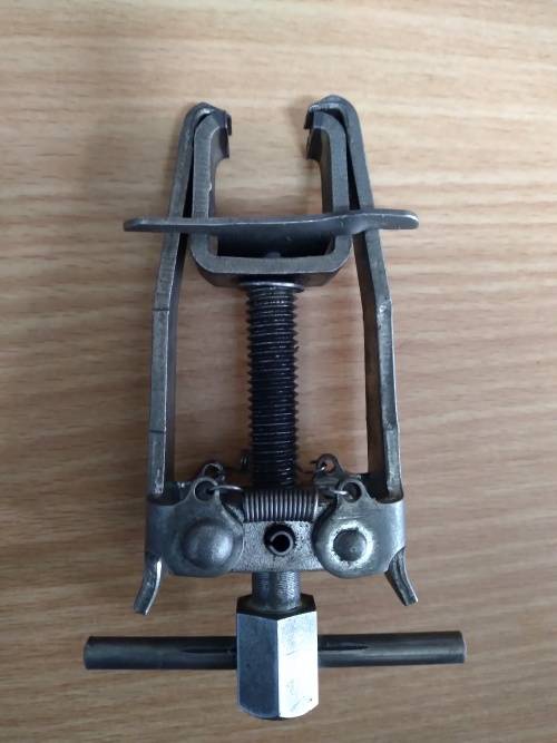 Snap On CG-90 Valve Spring Compressor in Original Box