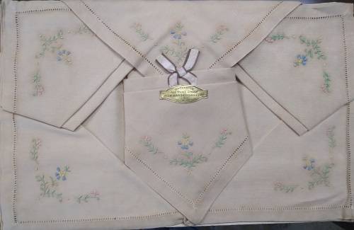 Warranted All Pure Linen Irish Hand Embroidery Napkins Set (6)