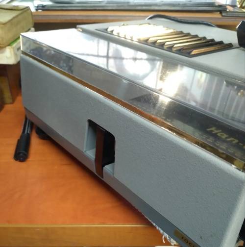 Hanimex La Ronde 35mm Slide Projector + Tripod Projection Screen