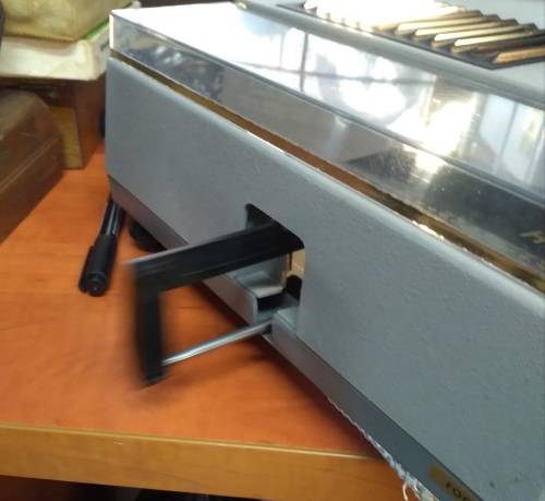 Hanimex La Ronde 35mm Slide Projector + Tripod Projection Screen