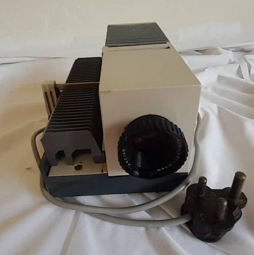 Kindermann 1:2.8/85 Projar Manual Slide Projector (QC0358)