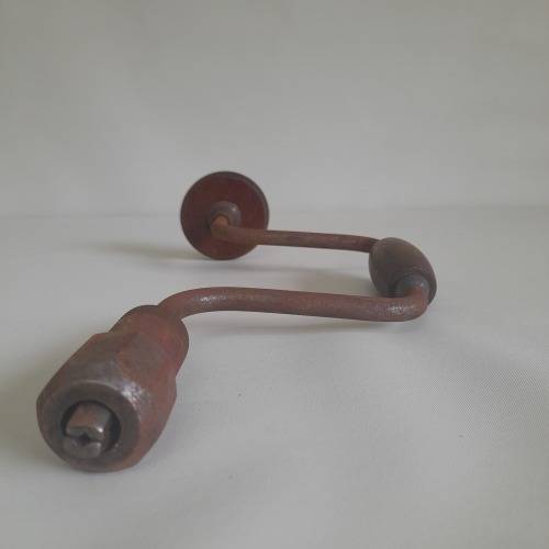 Antique Vintage Hand Drill Manual Auger Primitive Carpenter Farm Tool . (QC0301)