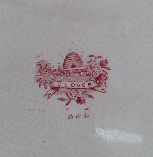 Vintage Clover box (QC0724)