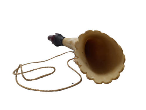 Decorative Powder Horn with Carved Rim 