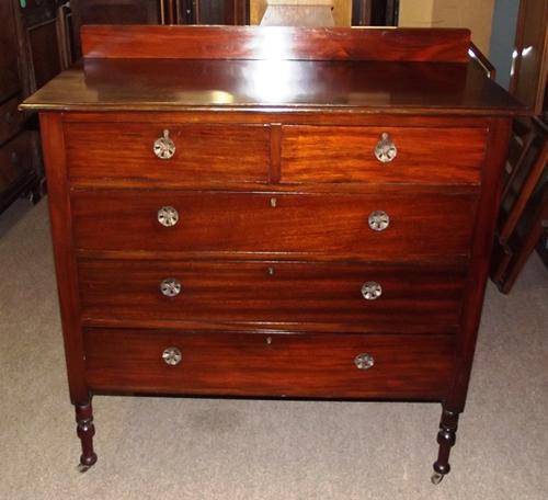 ENGLISH MAHOGANY CHEST OF DRAWERS (3C19)