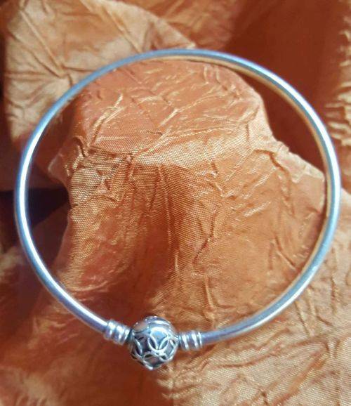 Stunning Sterling Silver Charm Bracelet - 9.5 g