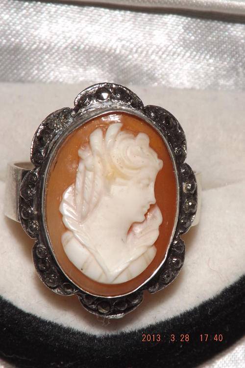 Superb Vintage Cameo Ring in Serling Silver