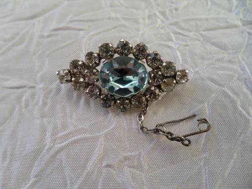 Beautiful Vintage Paste Brooch