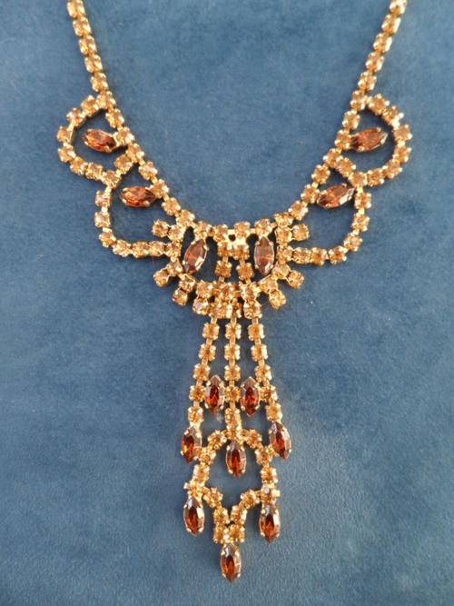 Fabulous And Elabortate Vintage Paste Necklace.