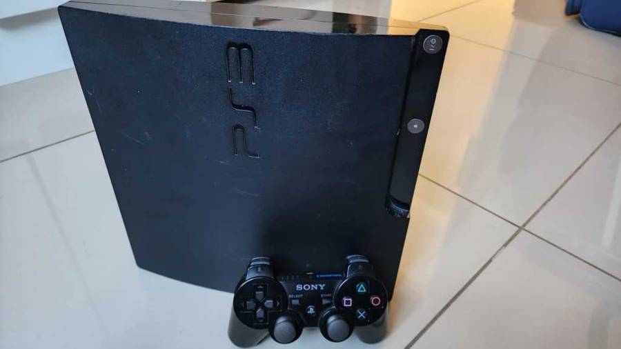 CFW, PS3 Slimline (500GB Internal Drive), 1 Controller, All Cabling, 17 Games on the HDD