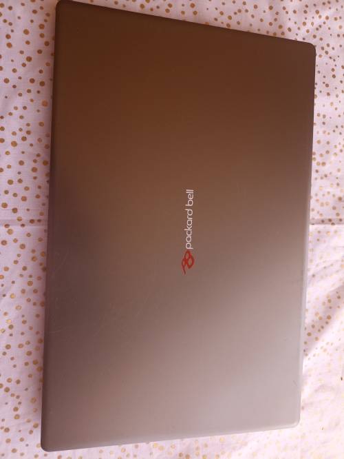 PACKARD BELL - 500GB HD - 4GB RAM - NEAT LAPTOP
