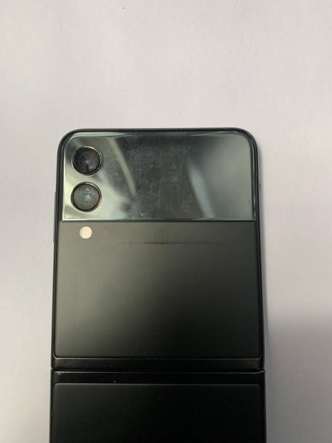 Samsung Galaxy - FLIP 3 - 5G - 128GB - All Networks - Phantom Black - EXCELLENT CONDITION