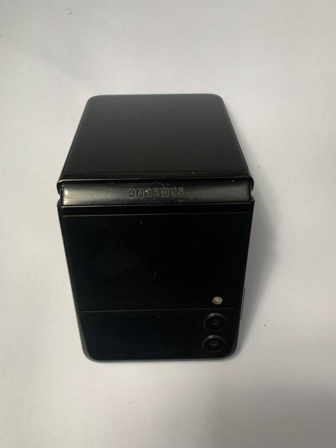Samsung Galaxy - FLIP 3 - 5G - 128GB - All Networks - Phantom Black - EXCELLENT CONDITION