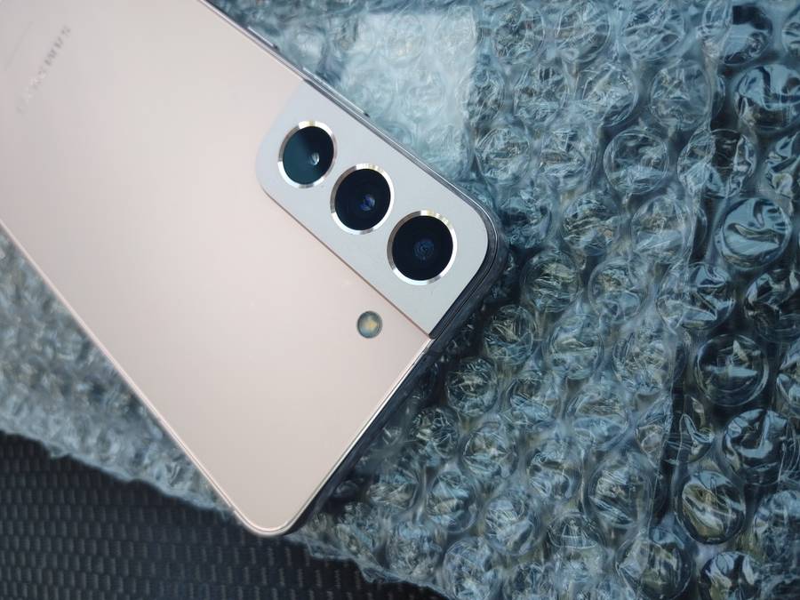 Samsung Galaxy - S22 - 5G -  Pink Gold - 128GB  - EXCELLENT CONDITION