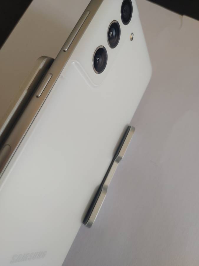 Samsung Galaxy - S21FE - 5G - 256GB - All Networks - White - EXCELLENT CONDITION