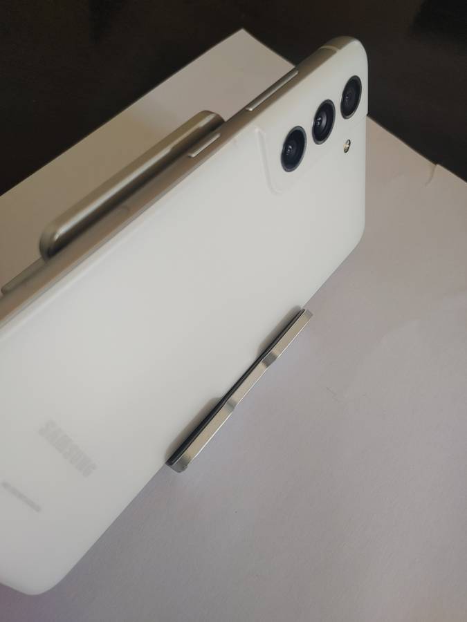 Samsung Galaxy - S21FE - 5G - 256GB - All Networks - White - EXCELLENT CONDITION