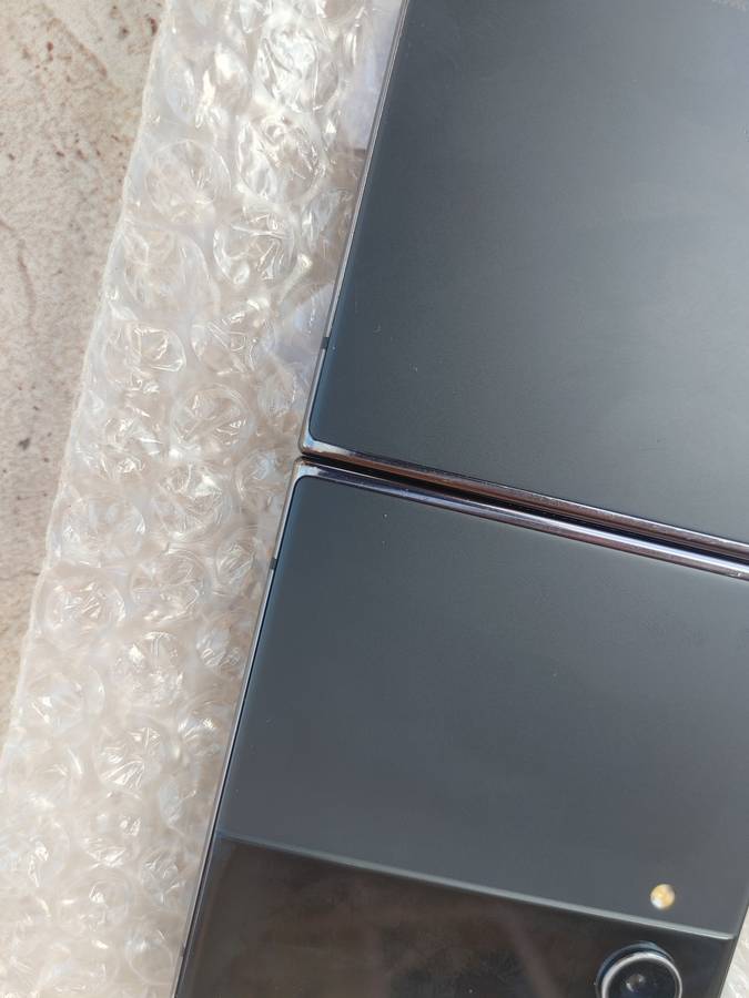 Samsung Galaxy - FLIP 4 - 5G - 256GB - All Networks - Graphite - EXCELLENT CONDITION