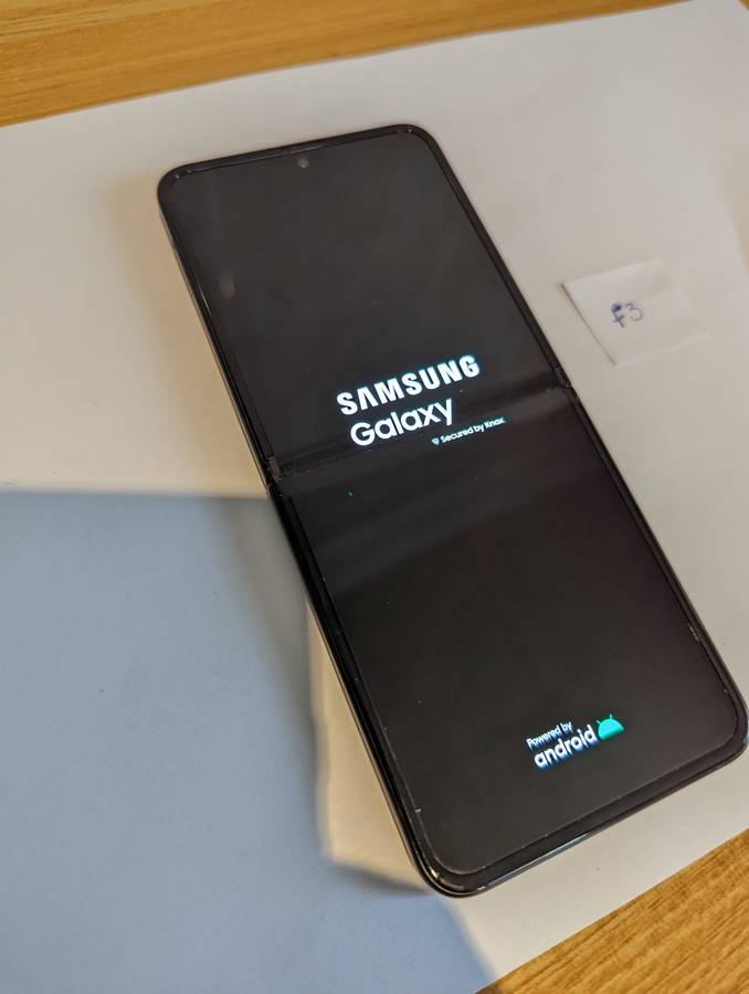 Samsung Galaxy - FLIP 4 - 5G - 256GB - All Networks - Purple - EXCELLENT CONDITION