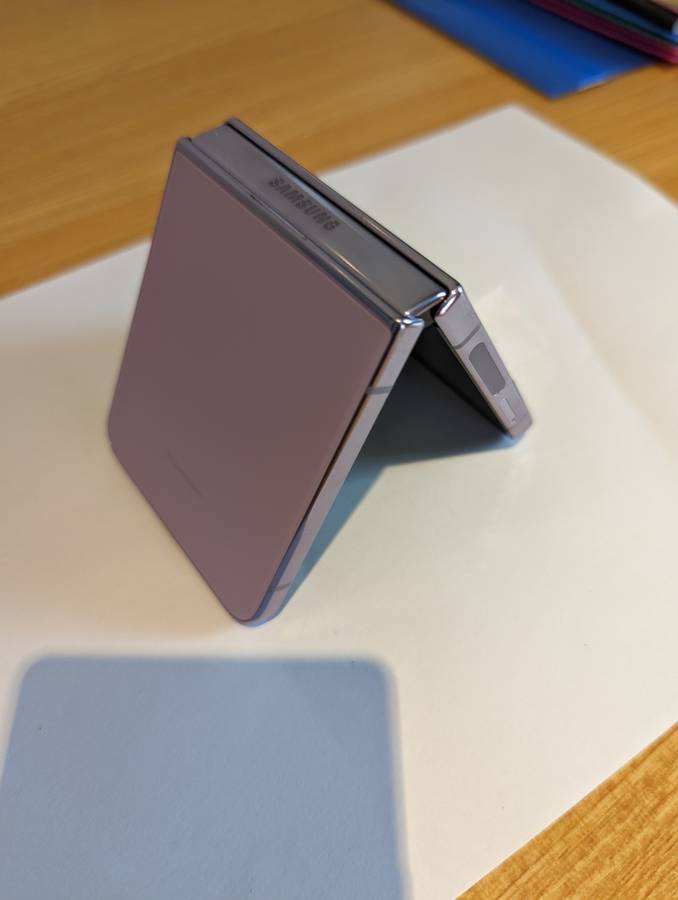 Samsung Galaxy - FLIP 4 - 5G - 256GB - All Networks - Purple - EXCELLENT CONDITION