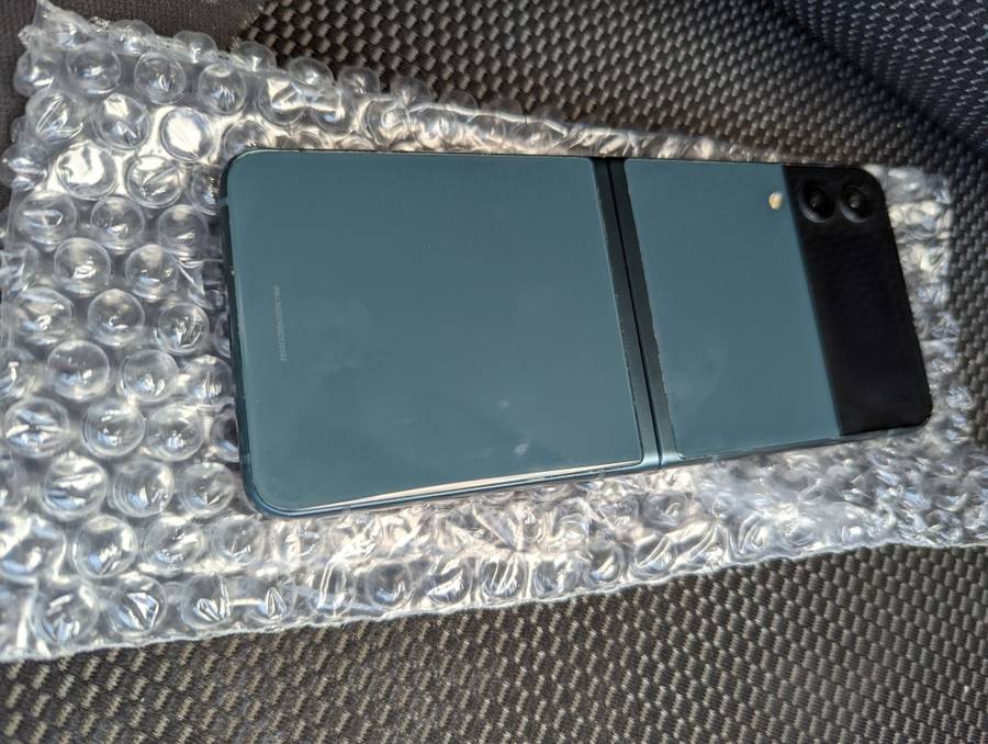 Samsung Galaxy - FLIP 3 - 5G - 256GB - All Networks - Green - EXCELLENT CONDITION