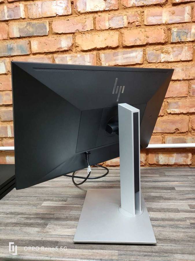 HP E27u - G4 QHD - USB-C Monitor - 27` - Pristine Condition