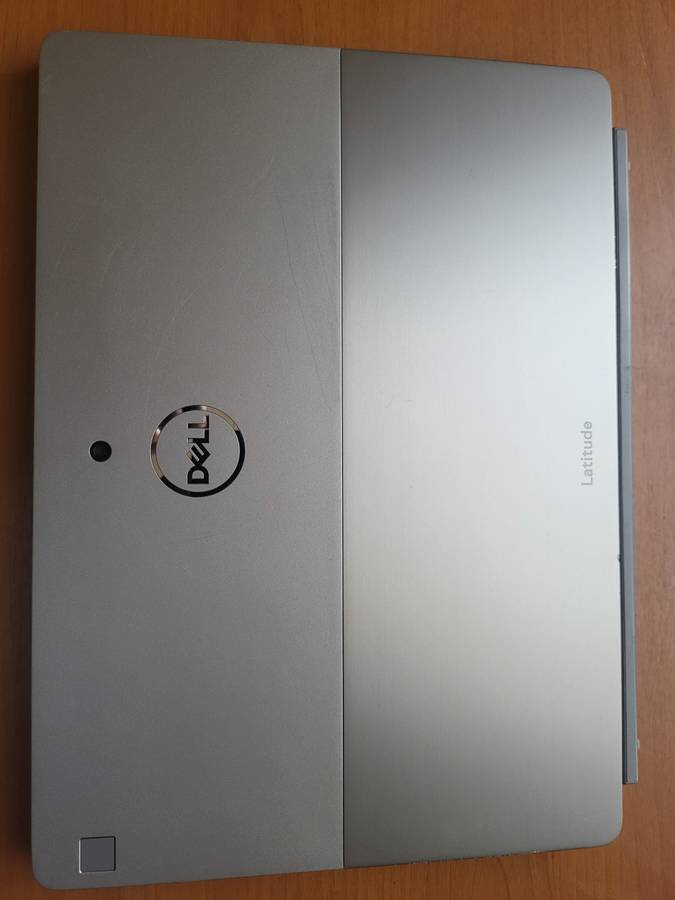 Dell Latitude 7210 - 2 in 1 - Touch Screen - i7 10thGen - 16GB Ram - 256GB SSD - Very Good Condition