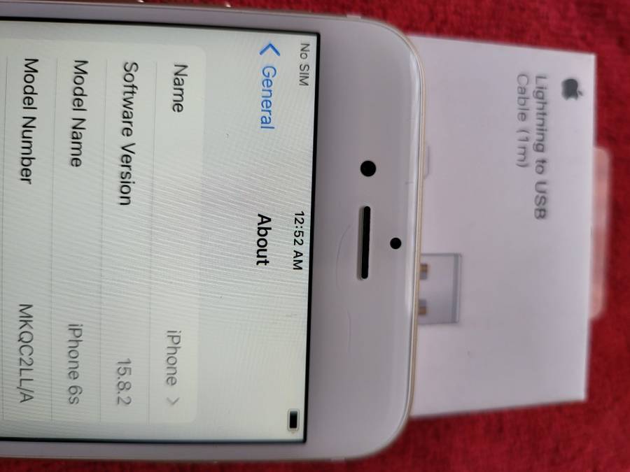 iPhone 6s - Gold - 64GB - Excellent Condition - Complete Package