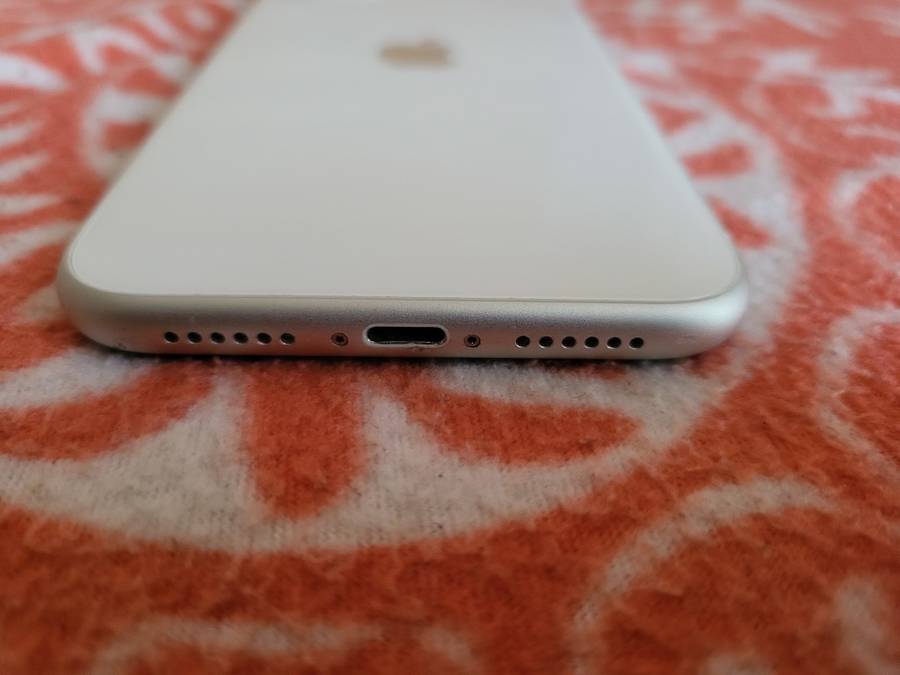 iPhone 11 - White - 64GB - Excellent Condition - With Extras