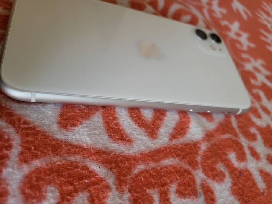 iPhone 11 - White - 64GB - Excellent Condition - With Extras