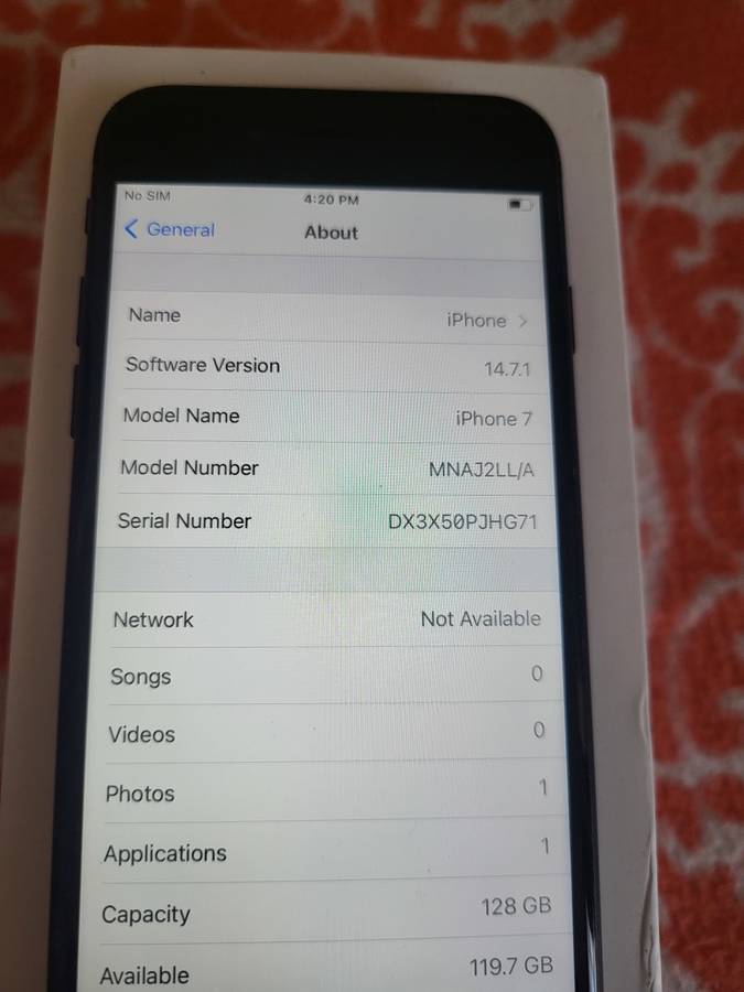 iPhone 7 - Black - 128GB - Excellent Condition - Boxed - With Extras