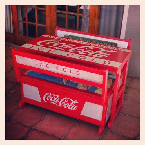 Great Item! Coca Cola Tribute 4 Seater Table & Chairs!