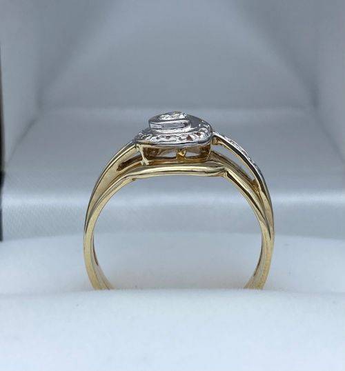 Stunning Ladies Diamond ring