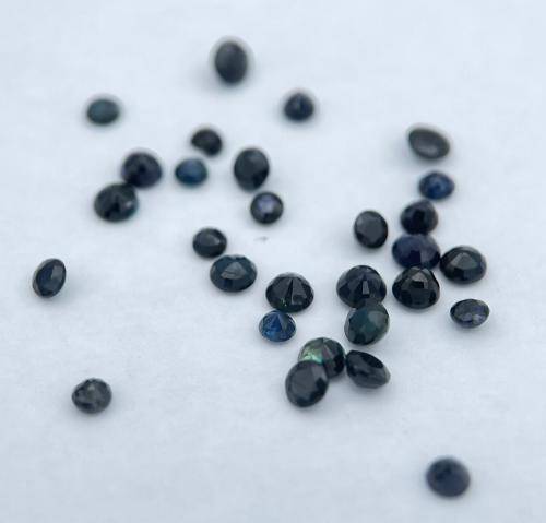 2.85ct of Loose Parcel of Sapphires
