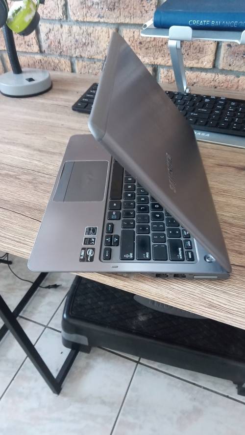 Samsung NP540U Touchscreen i5 Laptop