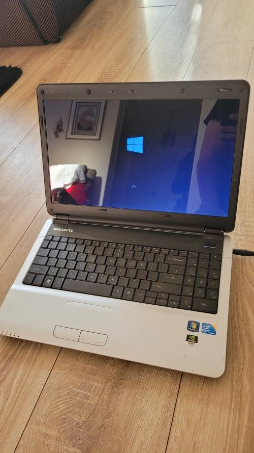 Gigabyte Combo! Q1585N i5 |1GB Nvidia Graphics | 1TB HDD | 4 GB Ram Entry Lvl Gaming Laptop