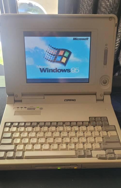 Vintage Compaq 1995 LTE ELITE 4/40CX