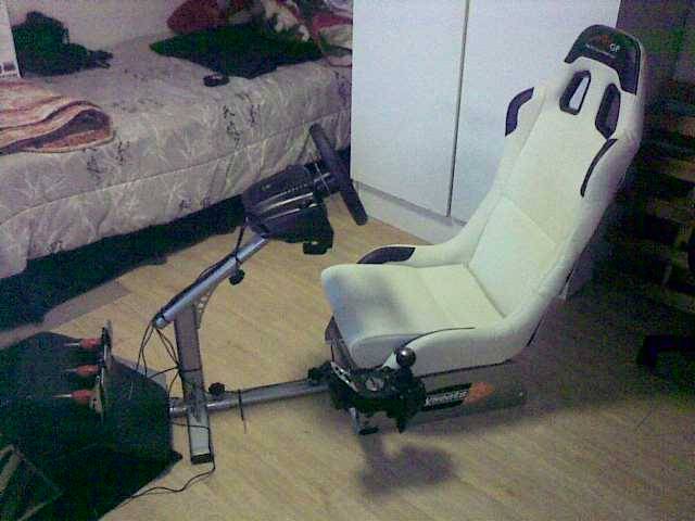 Logitech G25 + A1GP Playseat - URGENT SALE!
