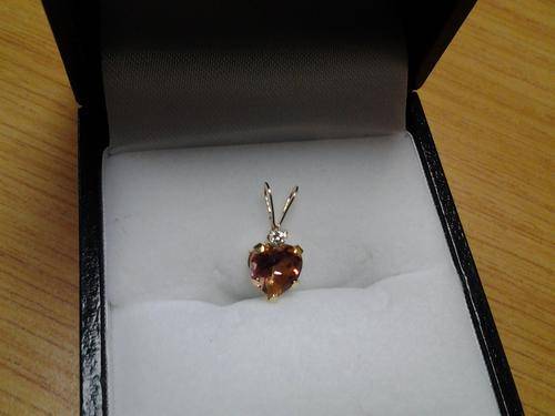 Solid 9ct Gold pendant