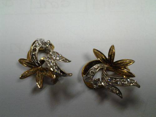 Clip on earrings - Antique