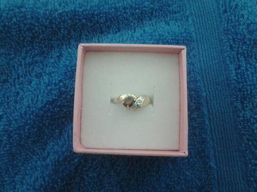 9ct SOLID gold ring