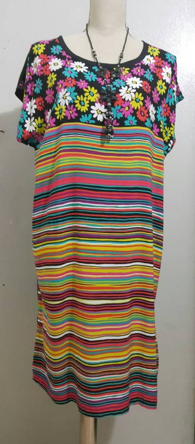 SHIFT DRESS size 40-42 / DAISY & STRIPES PRINT / two tone contrast dress for figure slimming effect