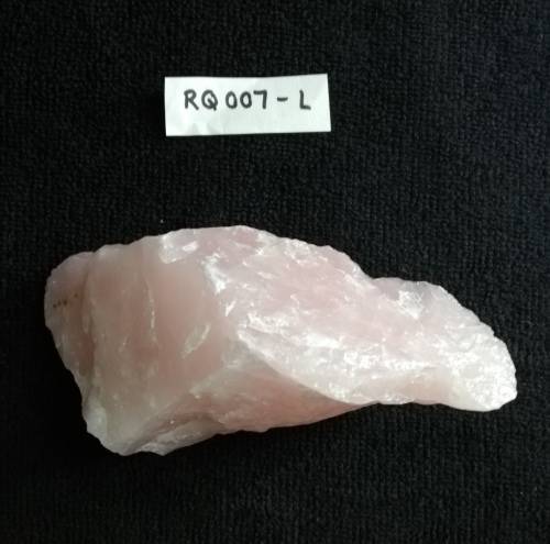 ROSE QUARTZ CRYSTAL - SIZE (L) - BEAUTIFUL STONE
