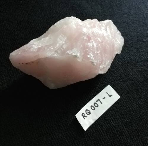 ROSE QUARTZ CRYSTAL - SIZE (L) - BEAUTIFUL STONE
