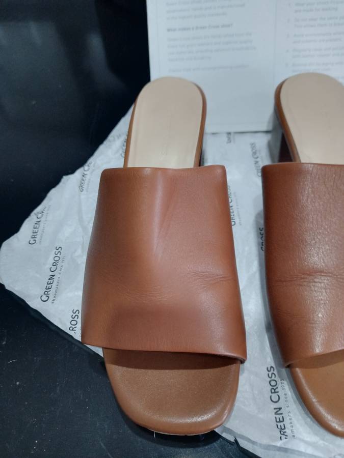 GREEN CROSS SHOES - SIZE 4 - TAN LEATHER