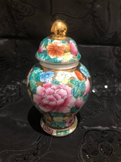 Ginger jar Oriental