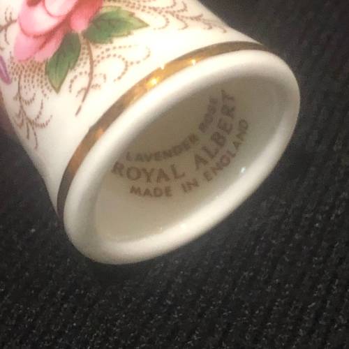 Thimble Royal Albert Lavender Rose