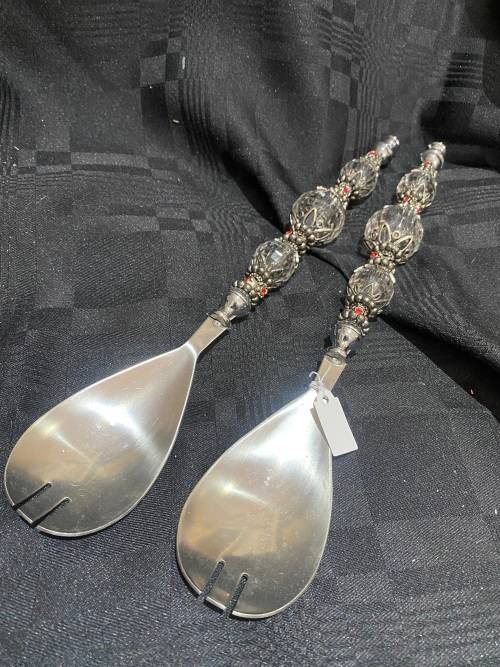 Salad servers(C)