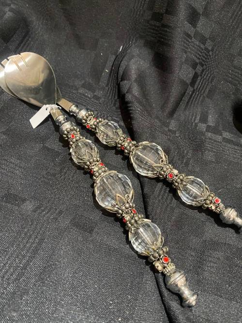 Salad servers(C)