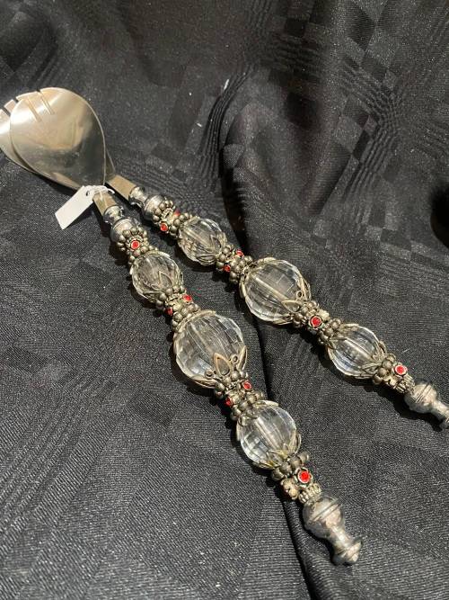 Salad servers(C)